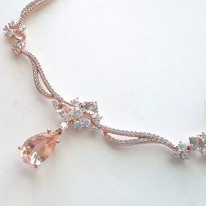 🌸GORGEOUS ELIOT DANORI NECKLACE🌸